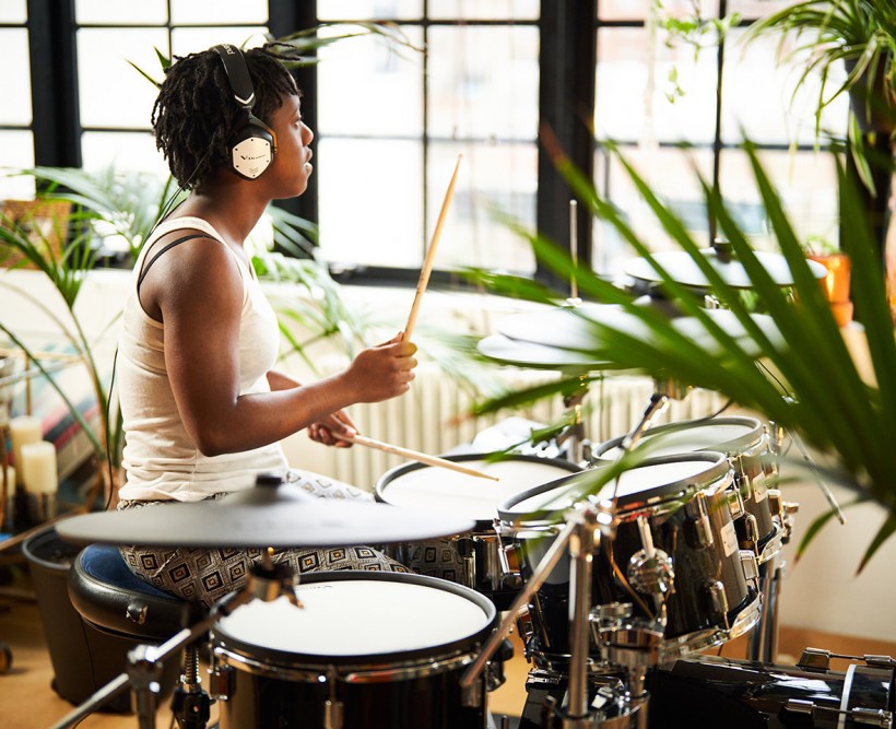 Roland 和 V-MODA 合作推出 VMH-D1 電鼓專用頭戴耳機(jī) Roland 和 V-MODA 合作推出 VMH-D1 電鼓專用頭戴耳機(jī)