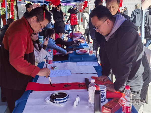 云南省首屆“廣電新春惠民月”暨電視服務(wù)“四進(jìn)”活動啟動