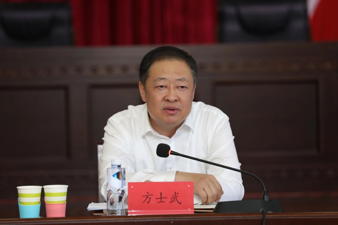 中國廣電內(nèi)蒙古網(wǎng)絡(luò)2024政企業(yè)務(wù)研討會:方士武董事長提出三大發(fā)展要求